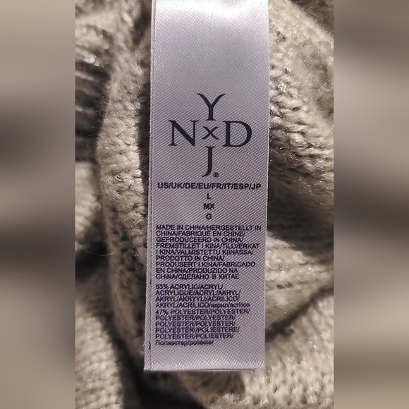 NYDJ Sparkly Cozy Knit Silver Gray Elegant Sweater - Size L - Picture 10 of 15